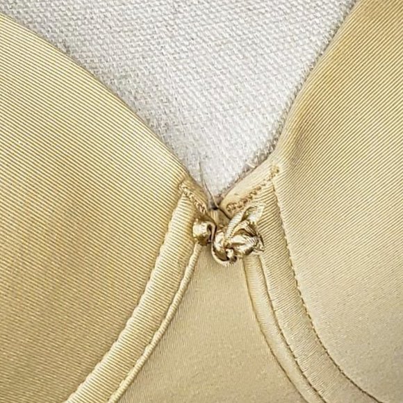 Barely Breezies Full Coverage Wide Strap Bra 34B - Picture 10 of 10